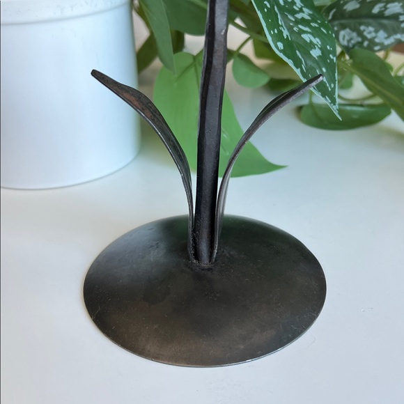 Vintage Floral Iron Metal Candle Holder - Picture 4 of 15